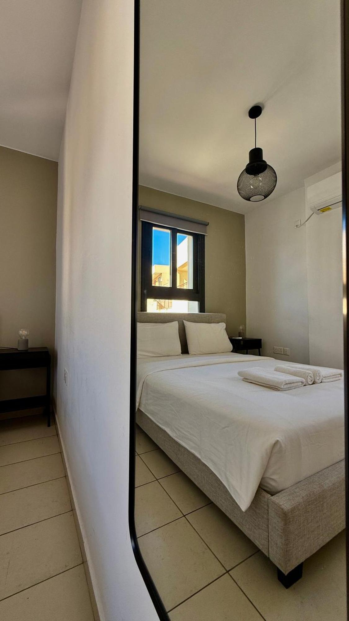 Sea La Vie #1 - Luxury Seaview Apartment Paphos Kültér fotó